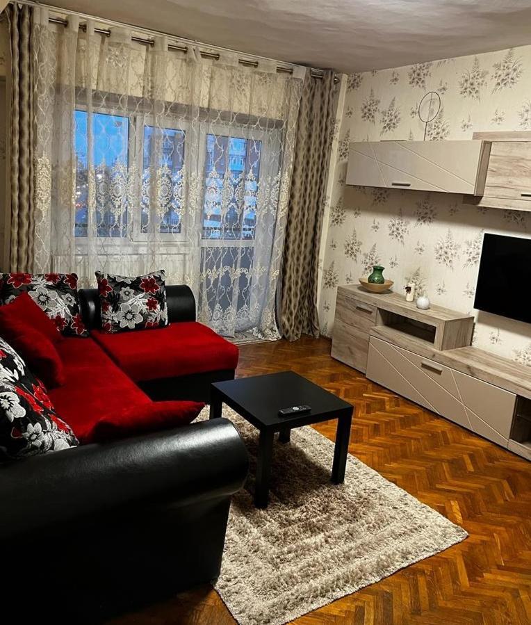 Hellen'S Ultracentral Apartament Buzău Exteriör bild