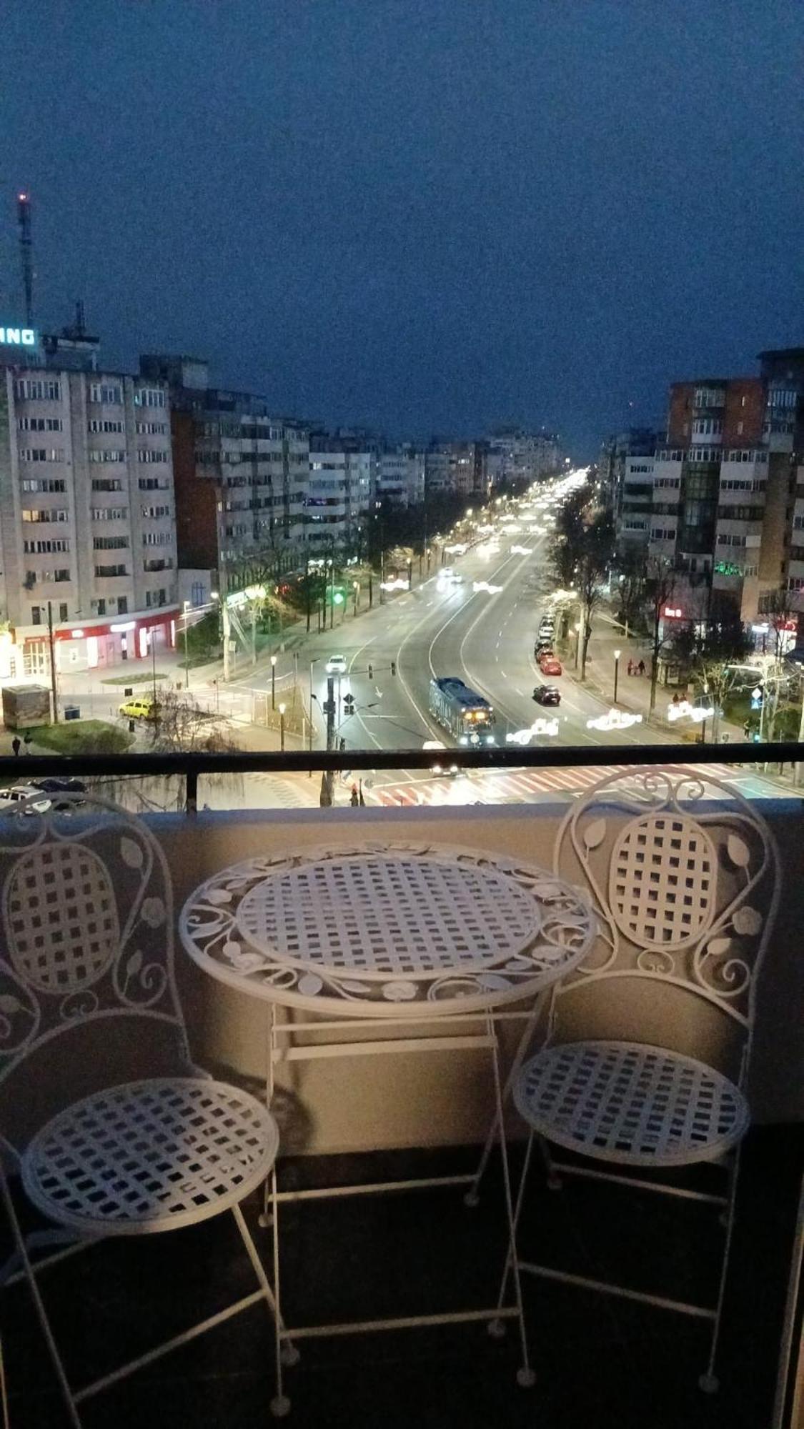 Hellen'S Ultracentral Apartament Buzău Exteriör bild