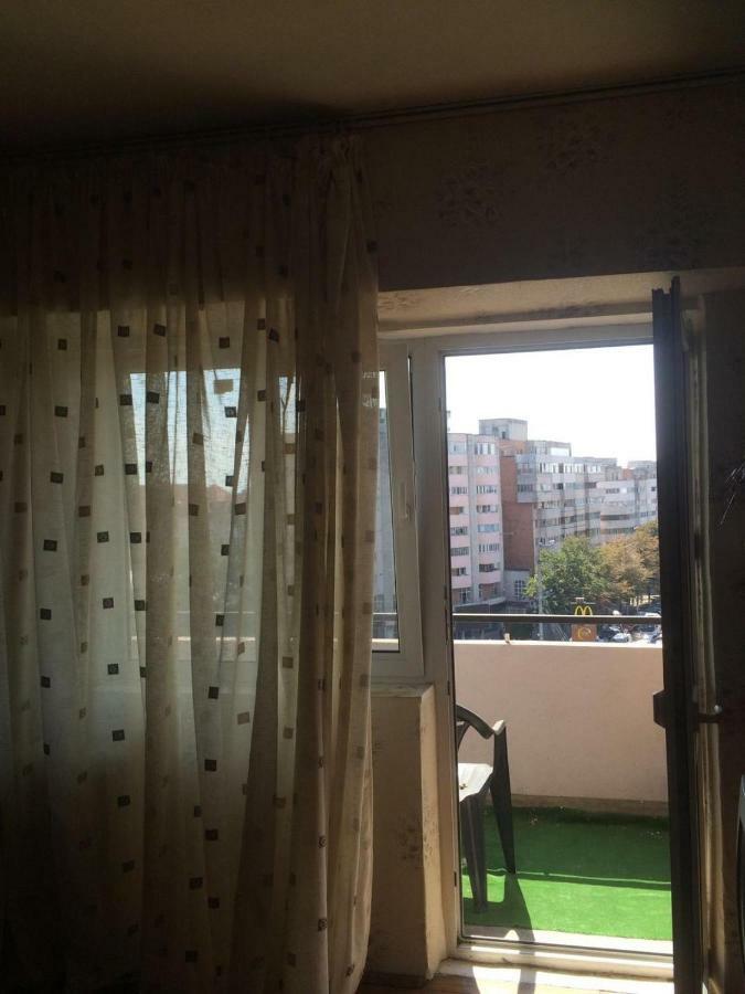 Hellen'S Ultracentral Apartament Buzău Exteriör bild