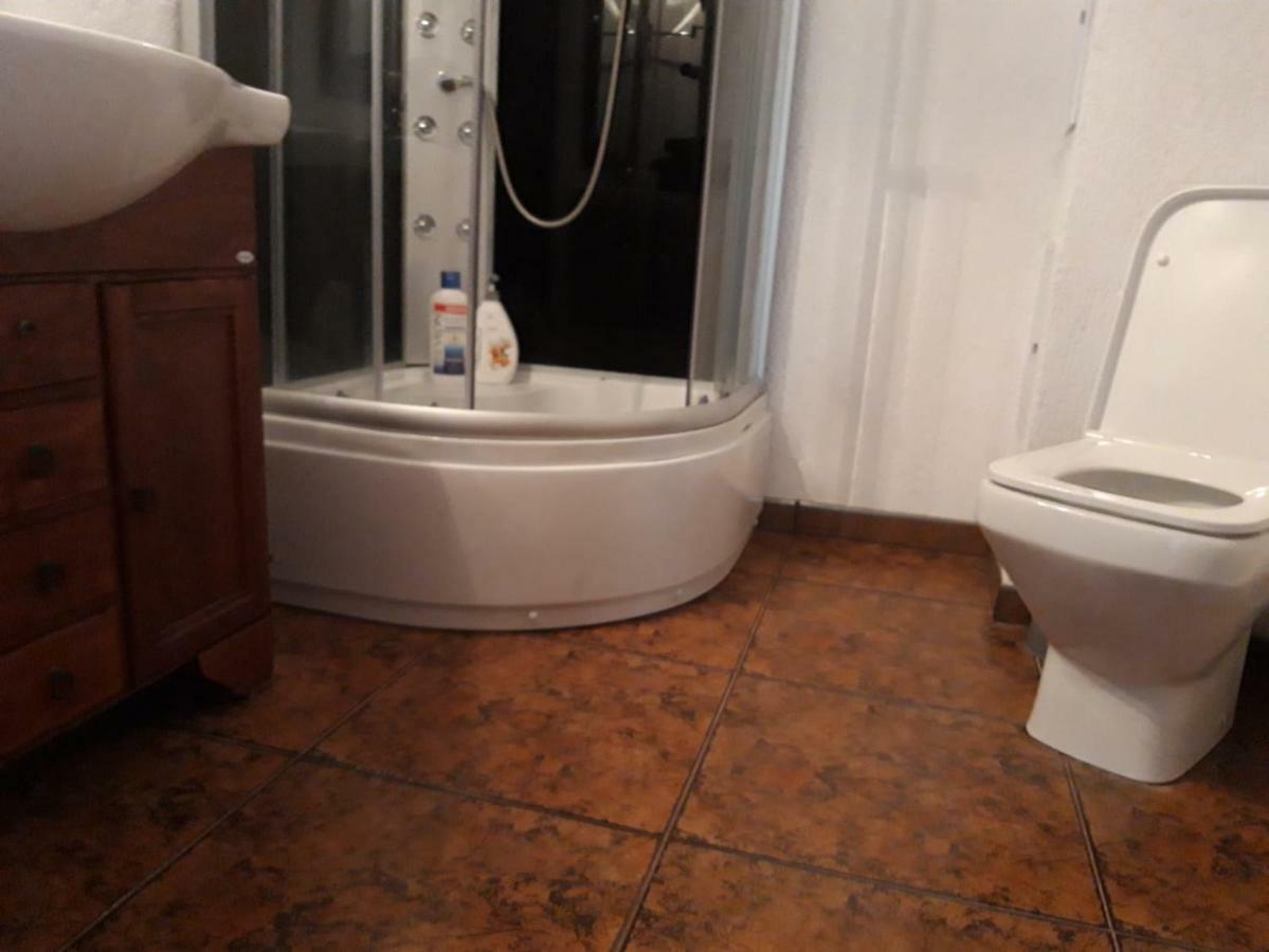 Hellen'S Ultracentral Apartament Buzău Exteriör bild