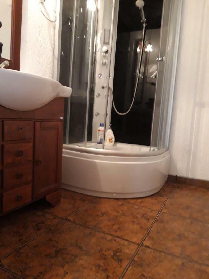 Hellen'S Ultracentral Apartament Buzău Exteriör bild