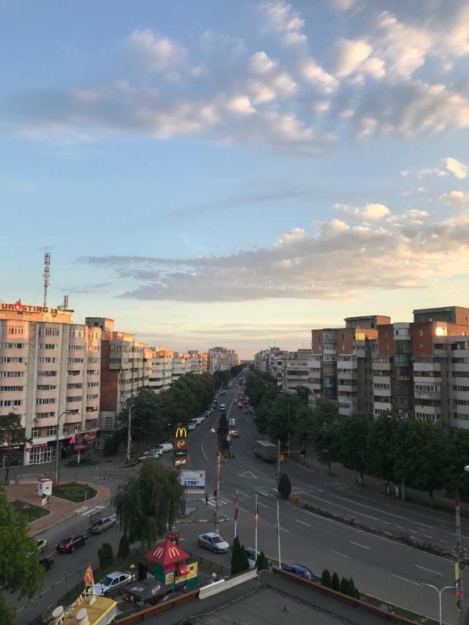 Hellen'S Ultracentral Apartament Buzău Exteriör bild